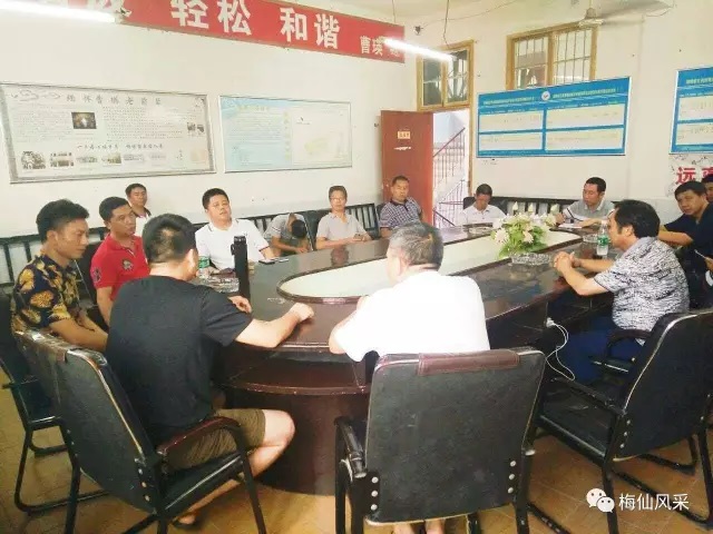 愛心援建 飛天鷹科技吳耀軍董事長一行考察梅仙鎮(zhèn)柘莊中學(xué)