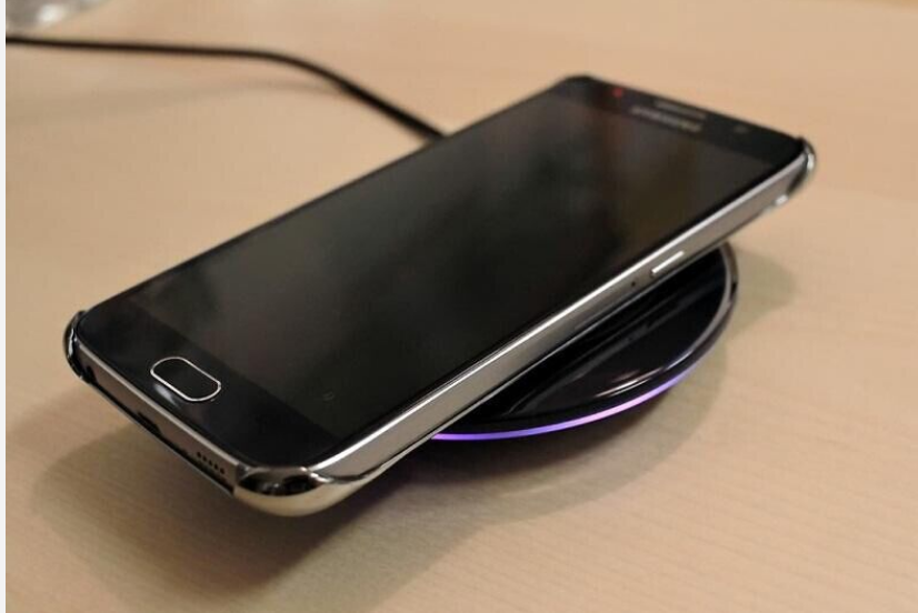 充電器廠家：談?wù)勌O果無線充電的發(fā)展歷程